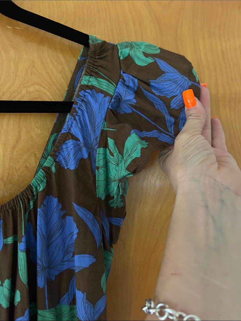 Moon River tropical Maxi Dress with Blue & Green Floral Print - Picture 4 of 9